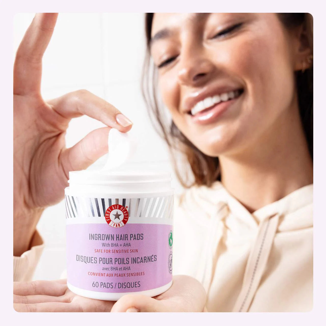 First Aid Beauty  Ingrown Hair Pads with BHA & AHA